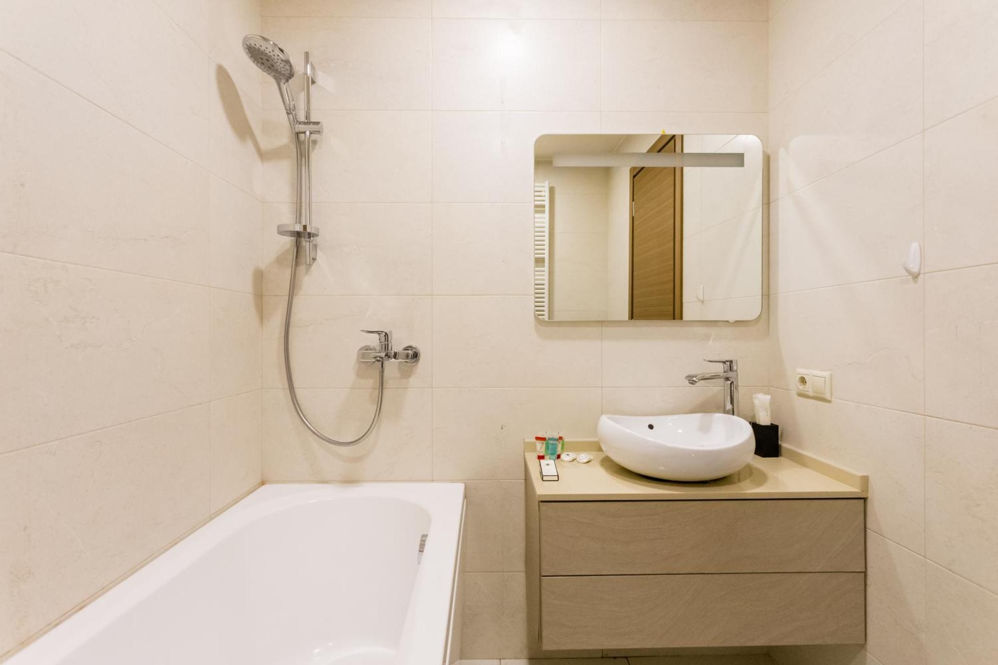 New Age Living Apartment Тбилиси Екстериор снимка