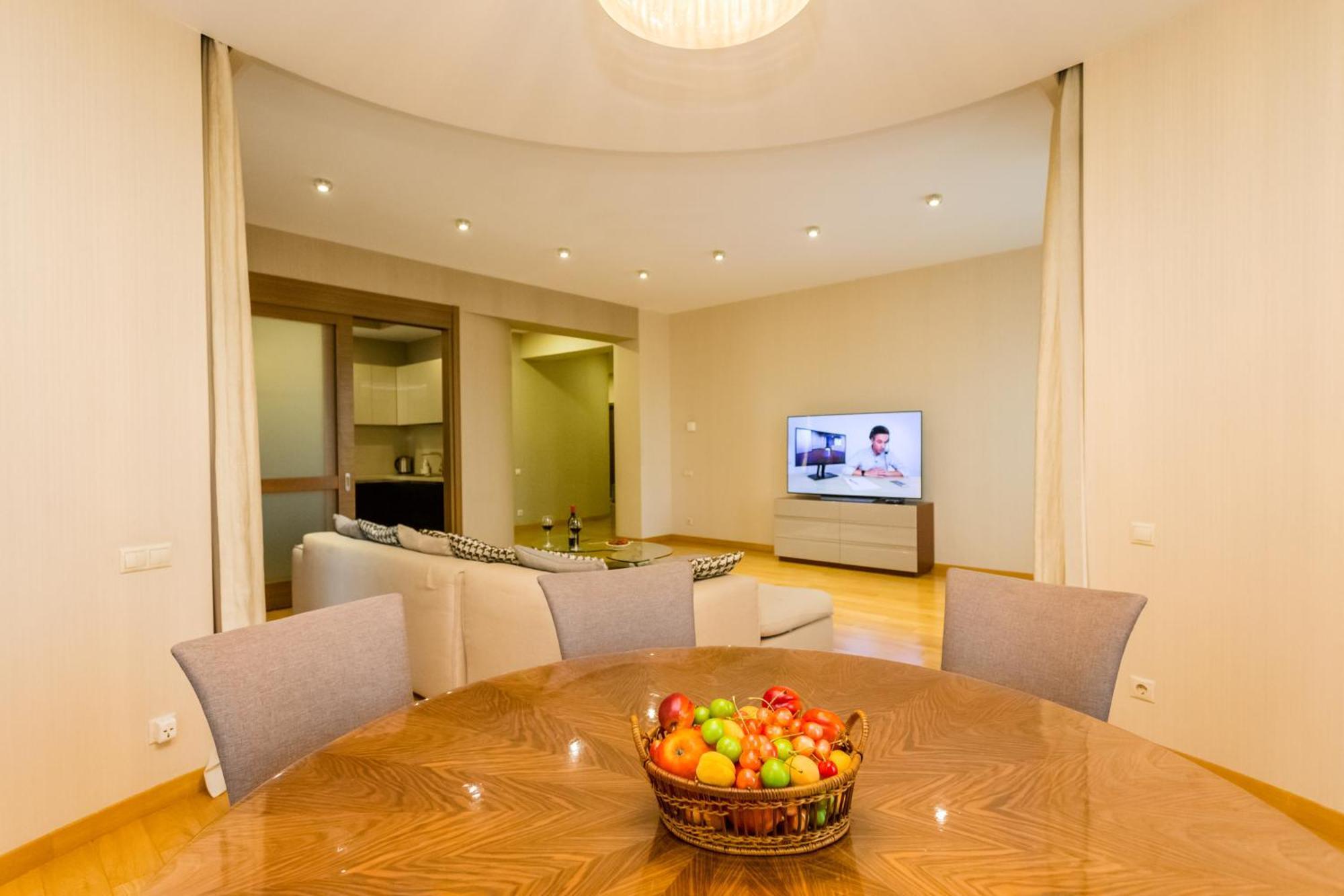 New Age Living Apartment Тбилиси Екстериор снимка